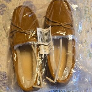 Cozy Tan Moccasin Slippers Size 10 Mens